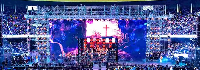 Sân khấu Loong tạo sức mạnh cho buổi hòa nhạc 